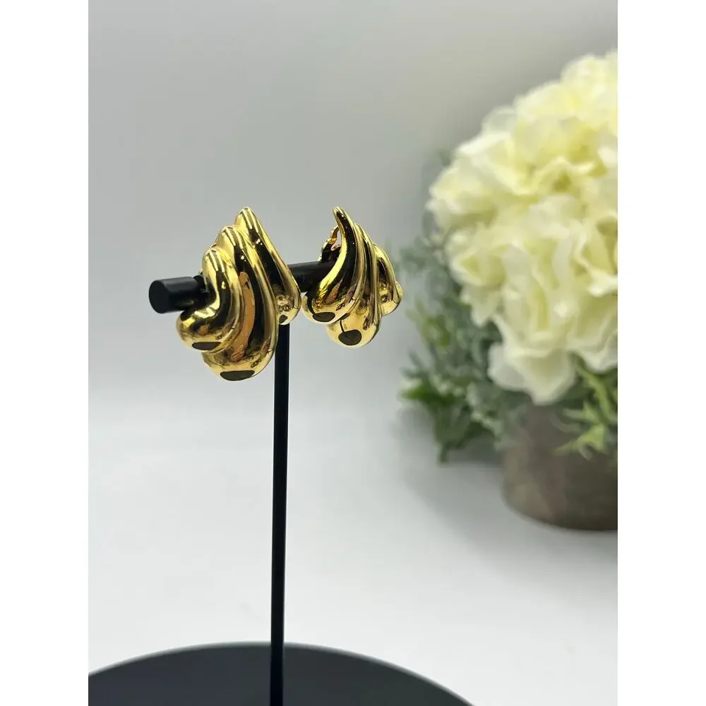 PEP Erwin Pearl Signed Vintage Gold Tone Winged Clip‎ On earrings